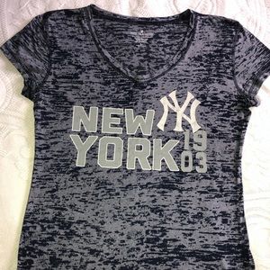 🗽⚾️❤️ New York Yankees Burnout T-Shirt 🗽⚾️❤️